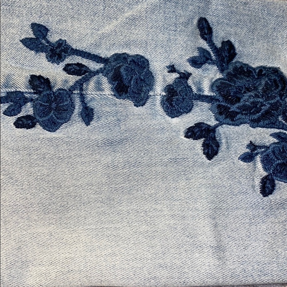 FUN FLORAL Jeans! - Picture 4 of 4